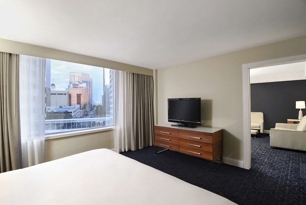 Hotel Tampa Riverwalk — Hotel rooms in Tampa, Florida