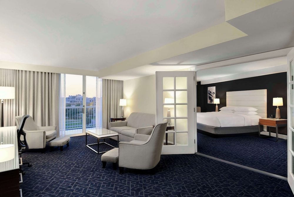 Hotel Tampa Riverwalk — Hotel rooms in Tampa, Florida