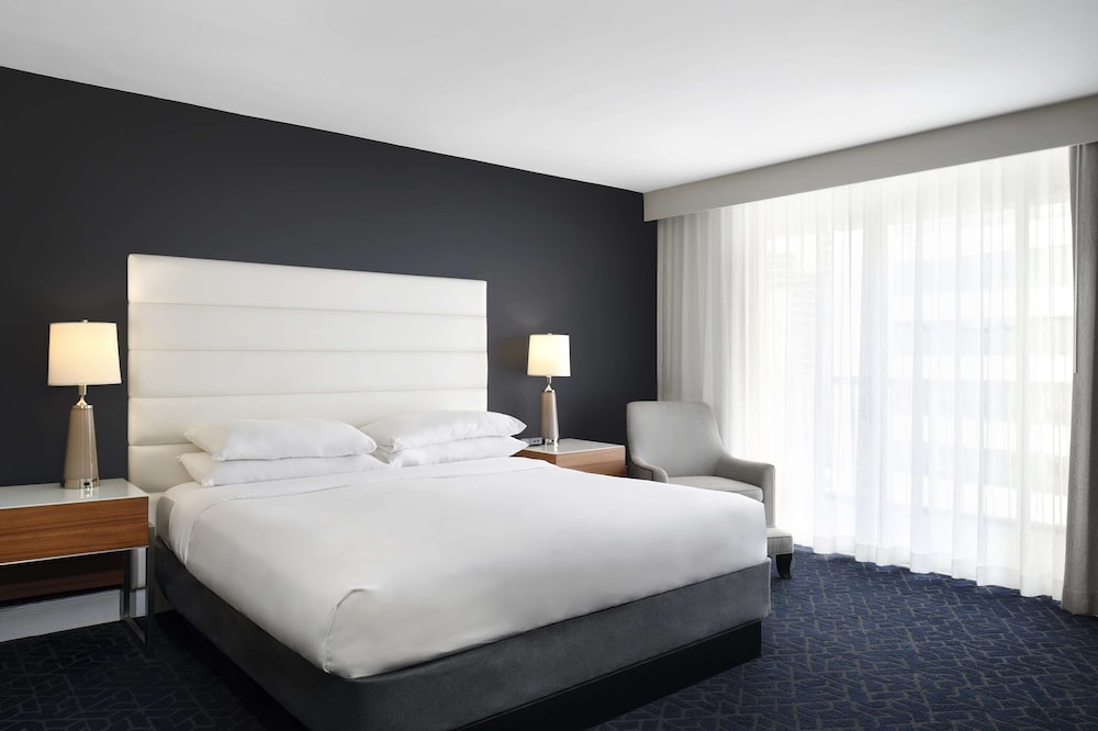 Hotel Tampa Riverwalk — Hotel rooms in Tampa, Florida