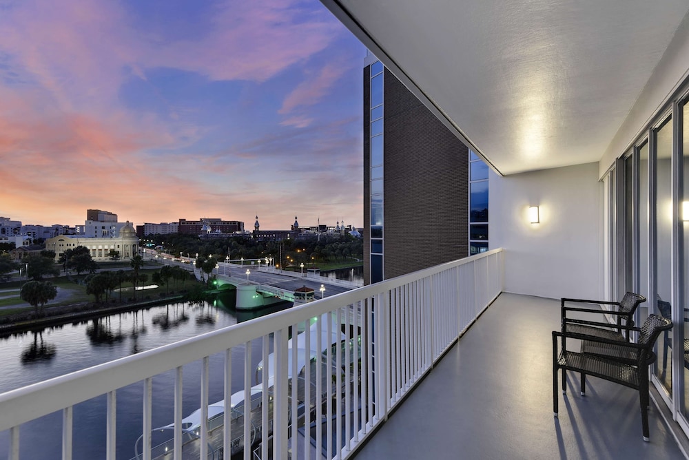 Hotel Tampa Riverwalk — Attractions in the area in Tampa, Florida