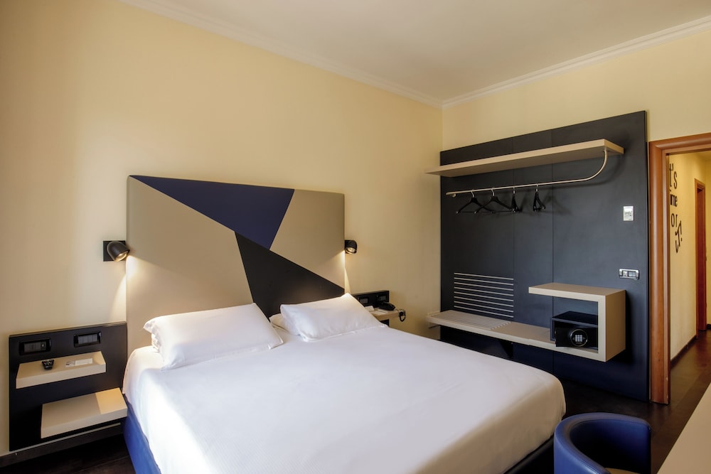 Best Western Plus Globus Hotel — Hotel rooms in Rome, Lazio