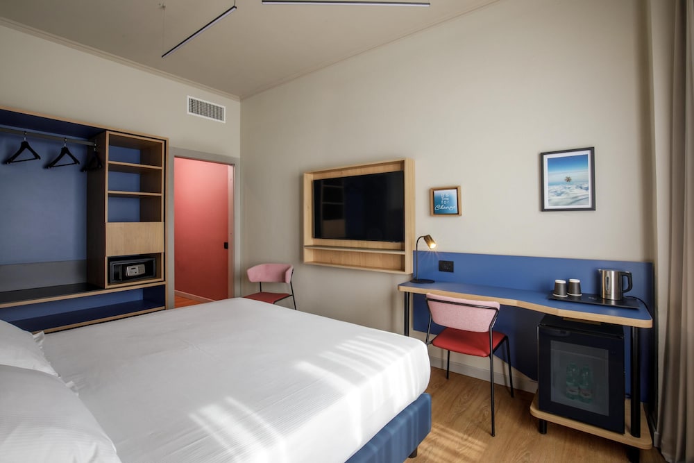 Best Western Plus Globus Hotel — Hotel rooms in Rome, Lazio