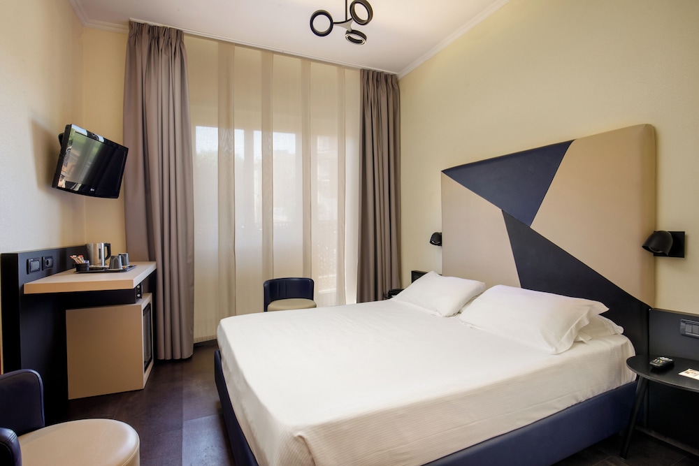 Best Western Plus Globus Hotel — Hotel rooms in Rome, Lazio