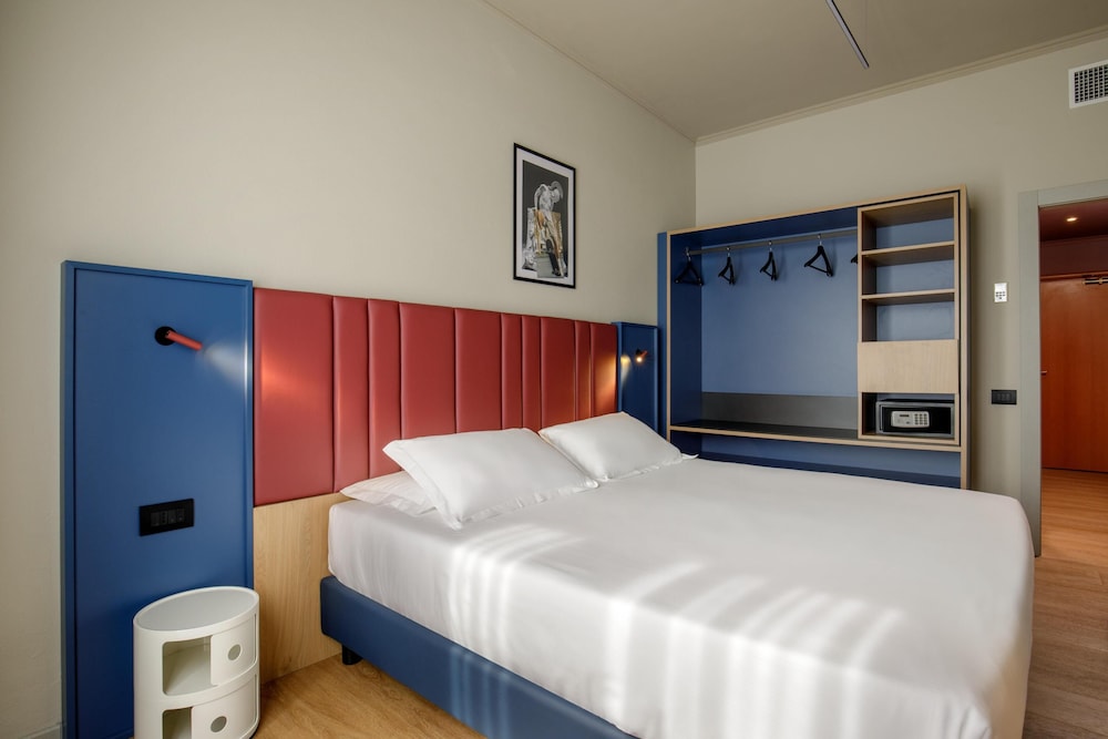 Best Western Plus Globus Hotel — Hotel rooms in Rome, Lazio
