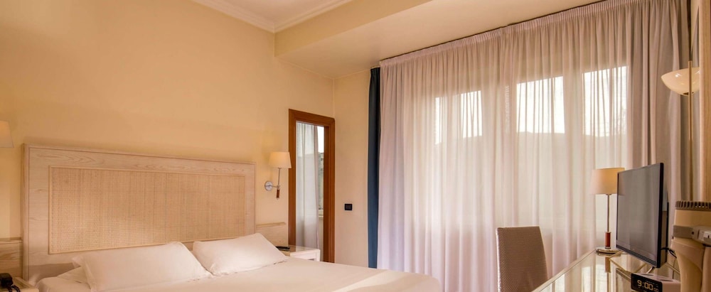 Best Western Plus Globus Hotel — Hotel rooms in Rome, Lazio