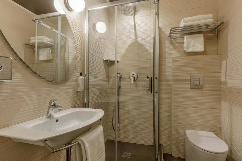 Best Western Plus Globus Hotel — Hotel rooms in Rome, Lazio