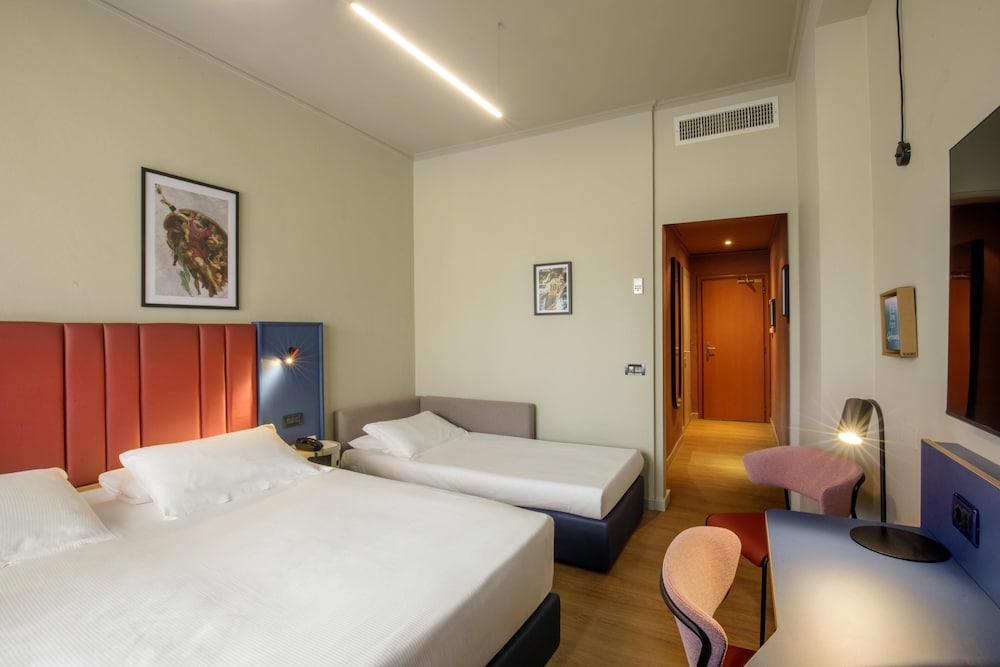 Best Western Plus Globus Hotel — Hotel rooms in Rome, Lazio
