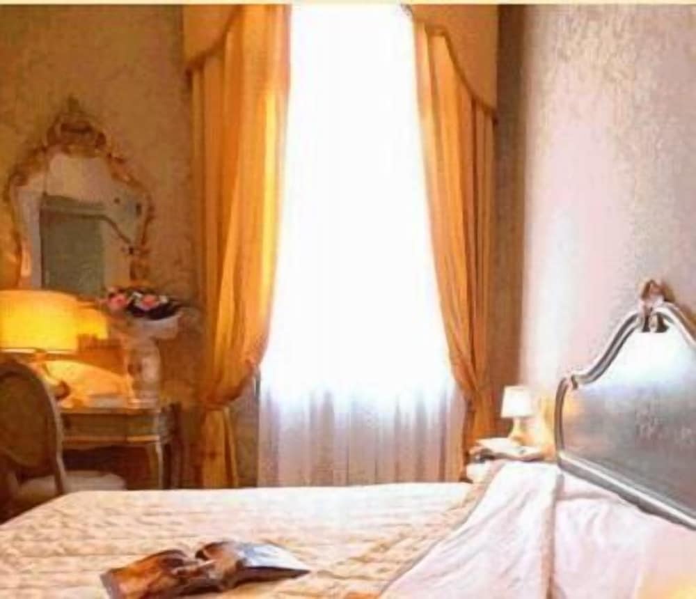 Hotel Canal — Main photo in Venice, Veneto