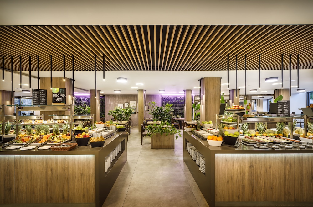 Maistra Select Island Hotel Istra — Restaurant & bars in Rovinj, Istria