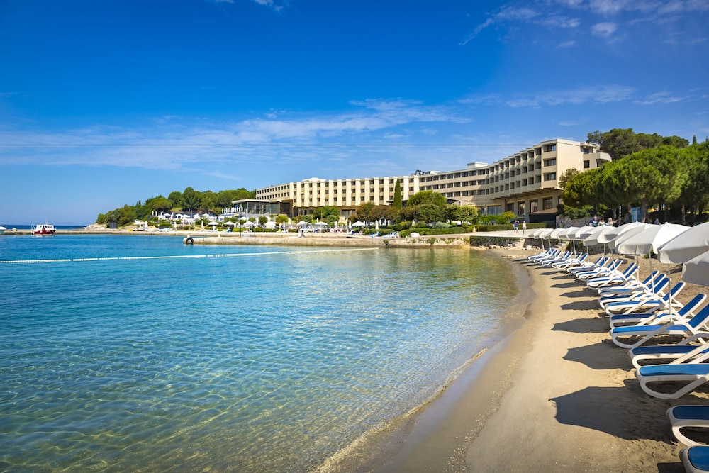 Maistra Select Island Hotel Istra — Beach in Rovinj, Istria