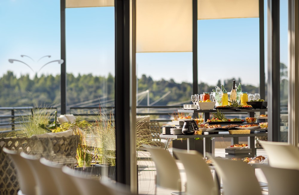 Maistra Select Island Hotel Istra — Restaurant & bars in Rovinj, Istria