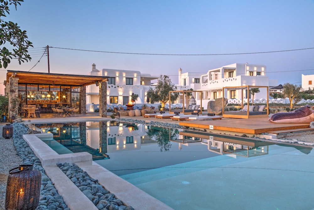 Portes Mykonos Suites & Villas