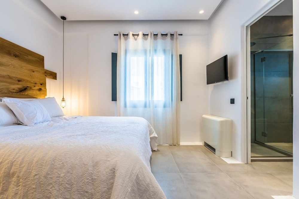 Portes Mykonos Suites & Villas — Hotel rooms in Glastros, South Aegean