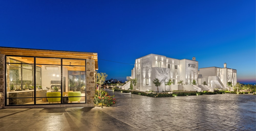 Portes Mykonos Suites & Villas — Hotel building in Glastros, South Aegean