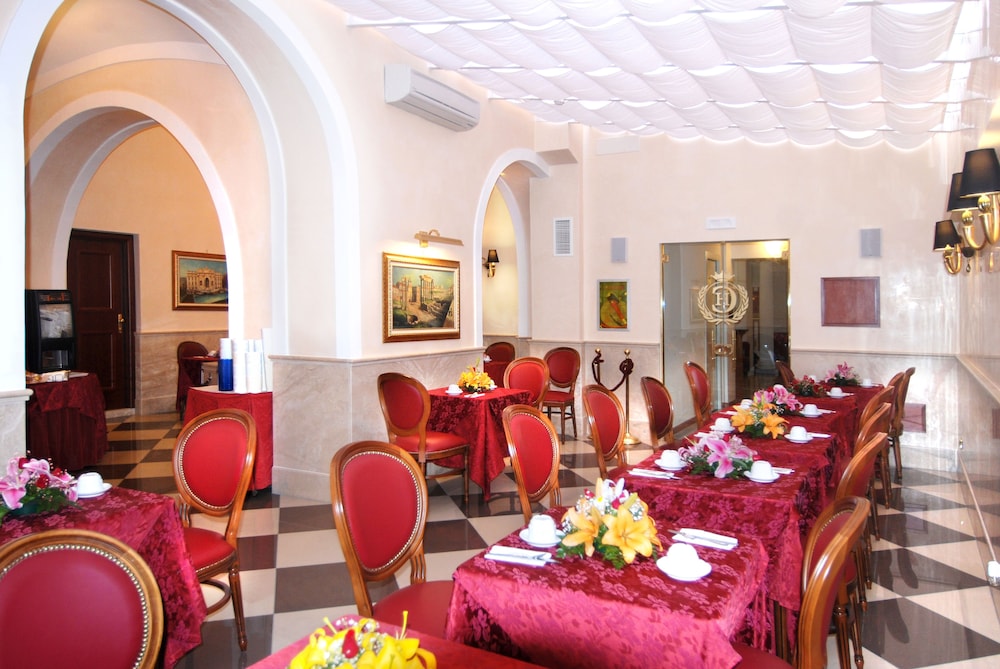 Hotel Contilia — Restaurant & bars in Rome, Lazio