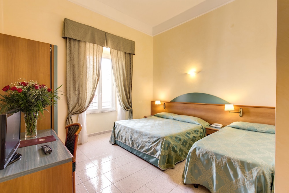 Hotel Contilia — Hotel rooms in Rome, Lazio