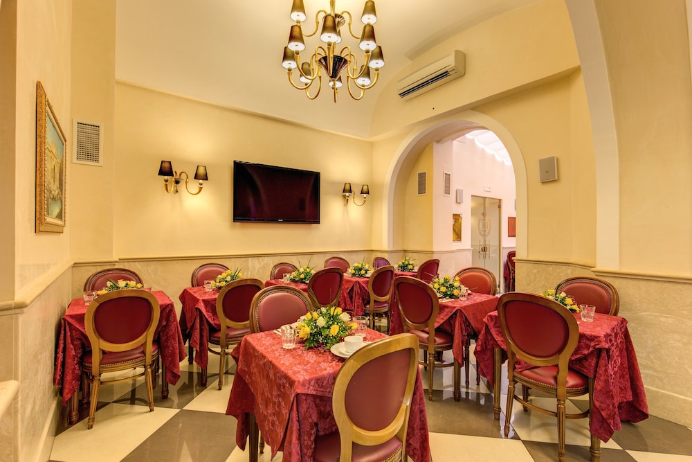 Hotel Contilia — Restaurant & bars in Rome, Lazio