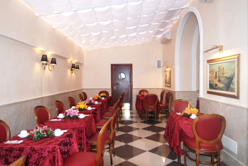 Hotel Contilia — Restaurant & bars in Rome, Lazio