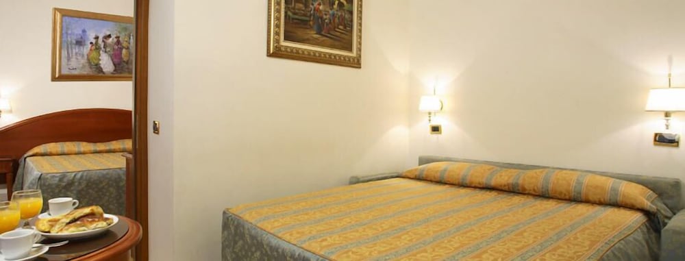 Hotel Contilia — Hotel rooms in Rome, Lazio