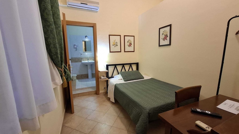 Hotel del Centro — Hotel rooms in Palermo, Sicily