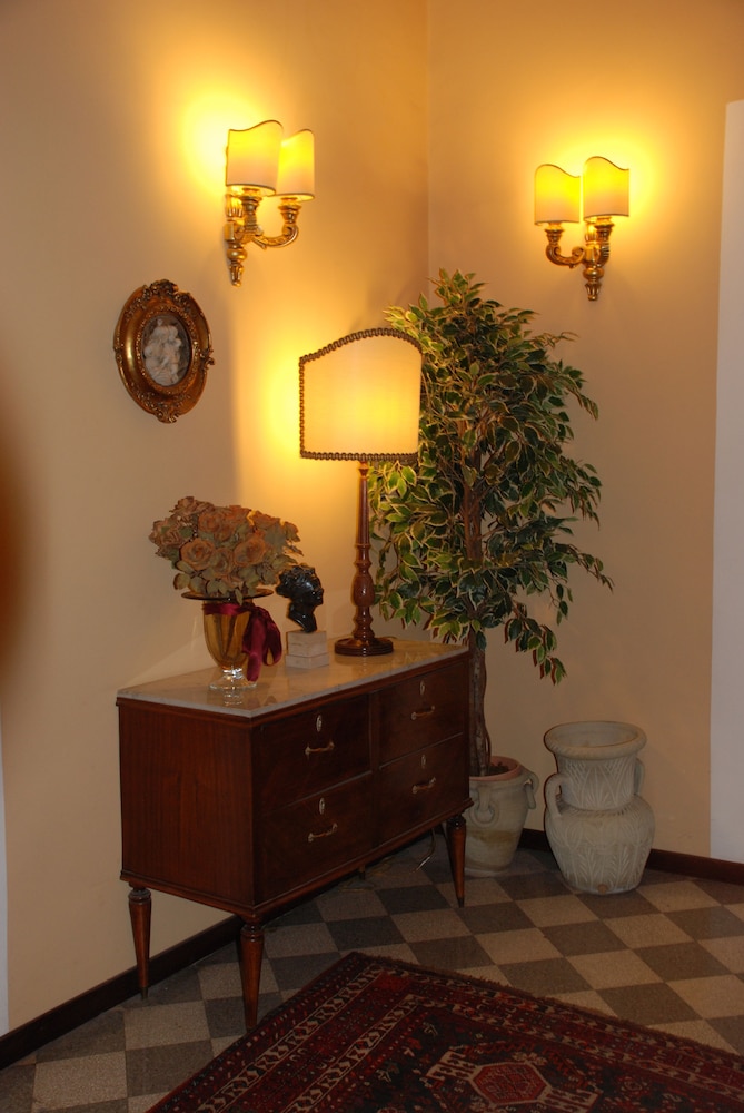Hotel del Centro — Hotel rooms in Palermo, Sicily