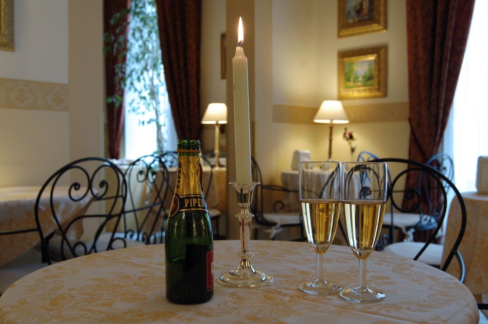 Hotel del Centro — Restaurant & bars in Palermo, Sicily