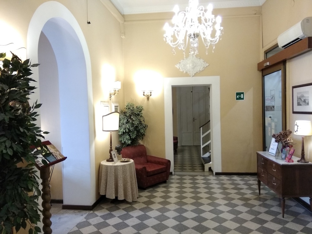 Hotel del Centro — Hotel building in Palermo, Sicily