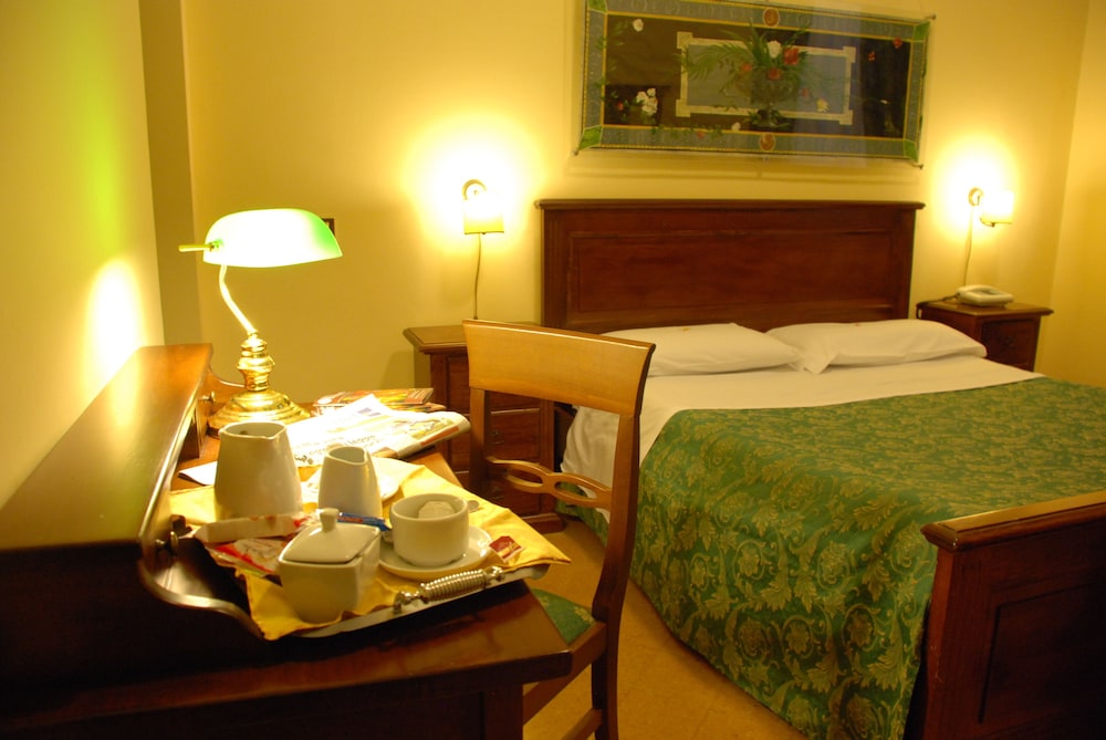 Hotel del Centro — Hotel rooms in Palermo, Sicily