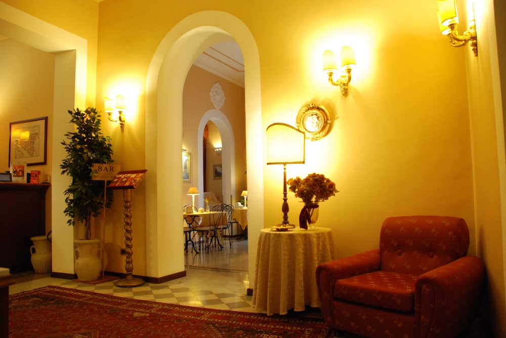 Hotel del Centro — Hotel rooms in Palermo, Sicily