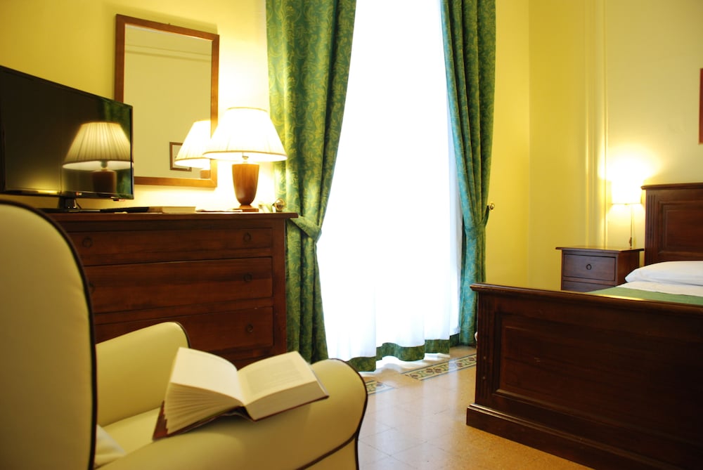 Hotel del Centro — Hotel rooms in Palermo, Sicily