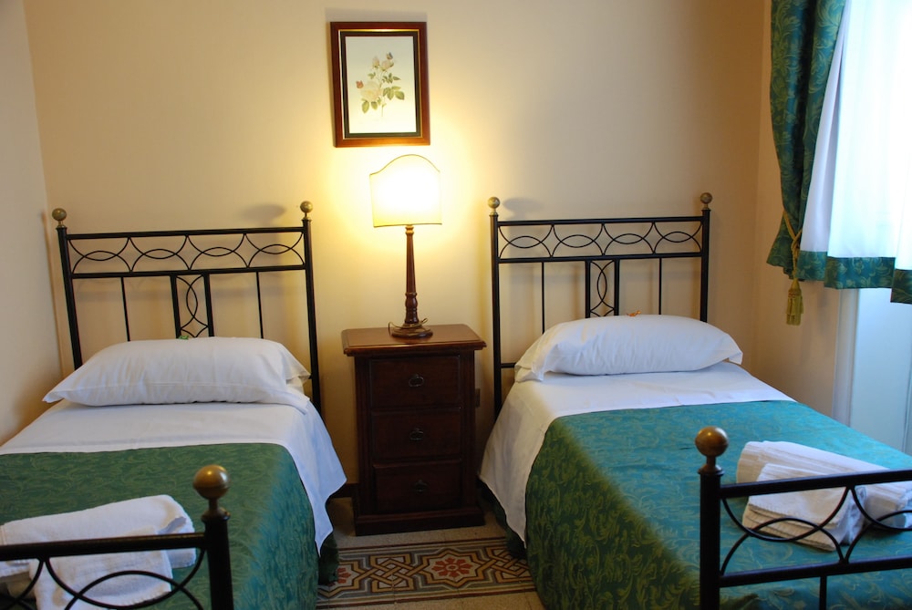 Hotel del Centro — Hotel rooms in Palermo, Sicily