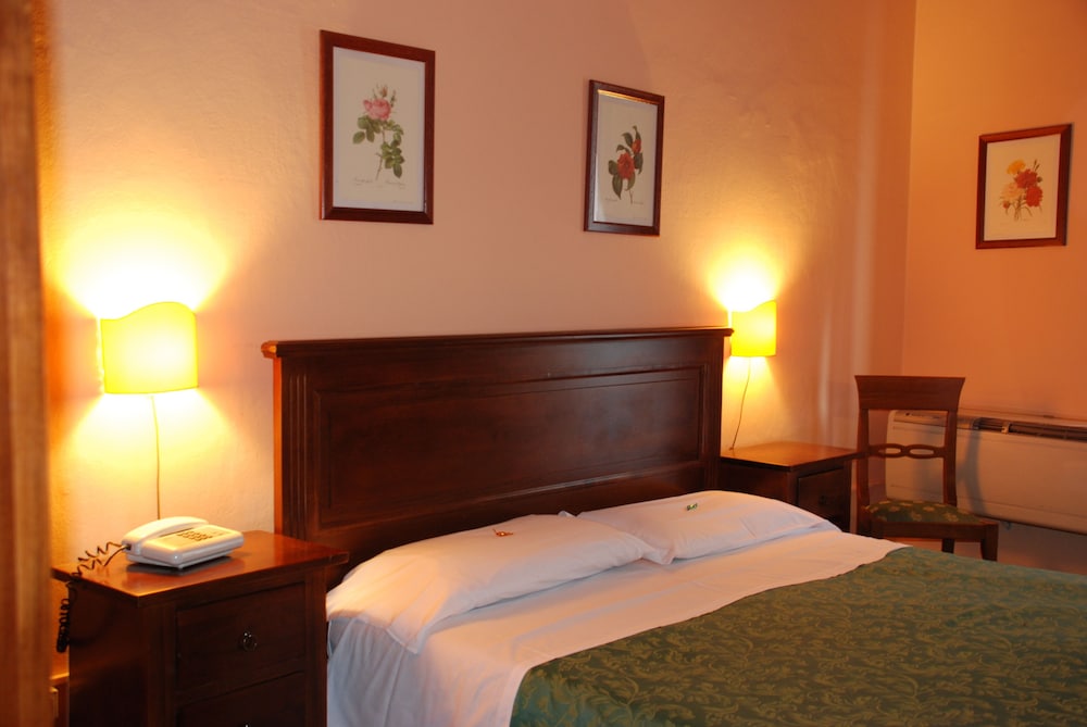 Hotel del Centro — Hotel rooms in Palermo, Sicily