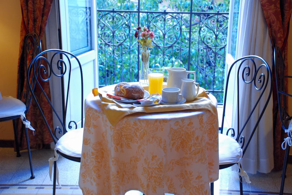 Hotel del Centro — Restaurant & bars in Palermo, Sicily