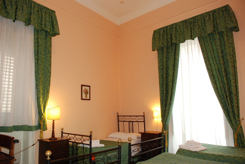 Hotel del Centro — Hotel rooms in Palermo, Sicily