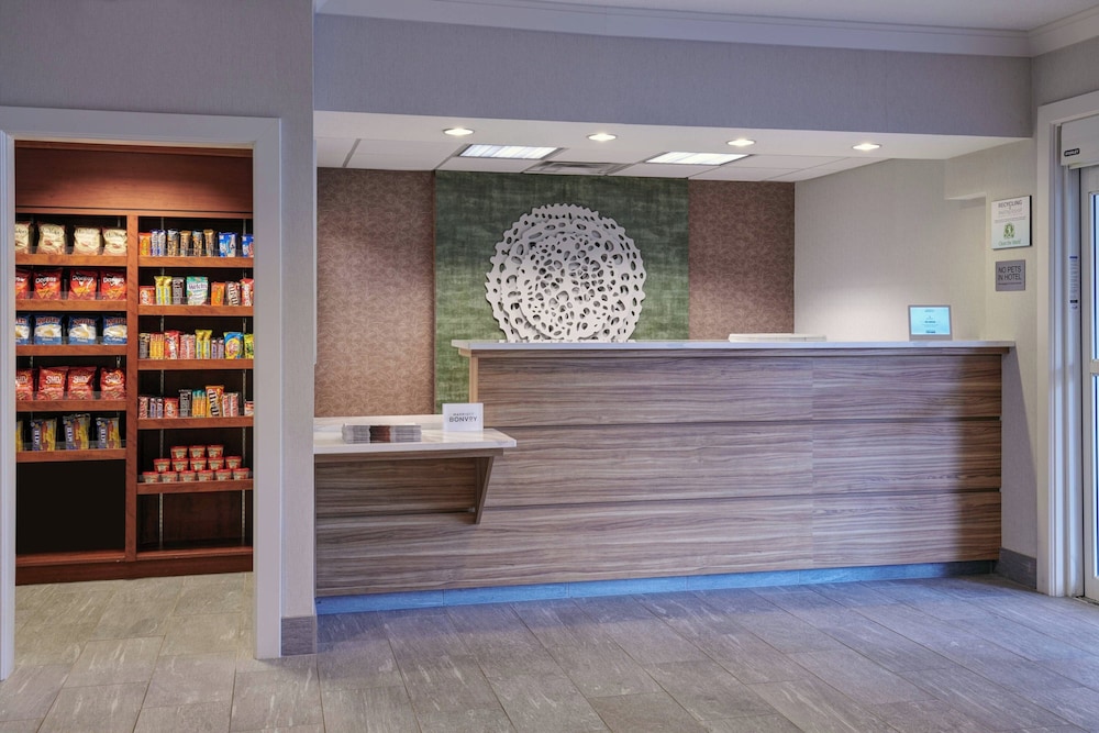 Fairfield Inn & Suites by Marriott Detroit Livonia — Hotel building in Livonia, Michigan