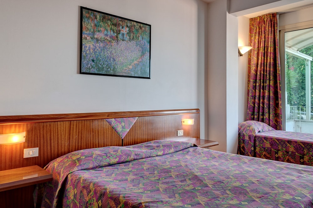 Hotel Olimpo Le Terrazze — Hotel rooms in Letojanni, Sicily