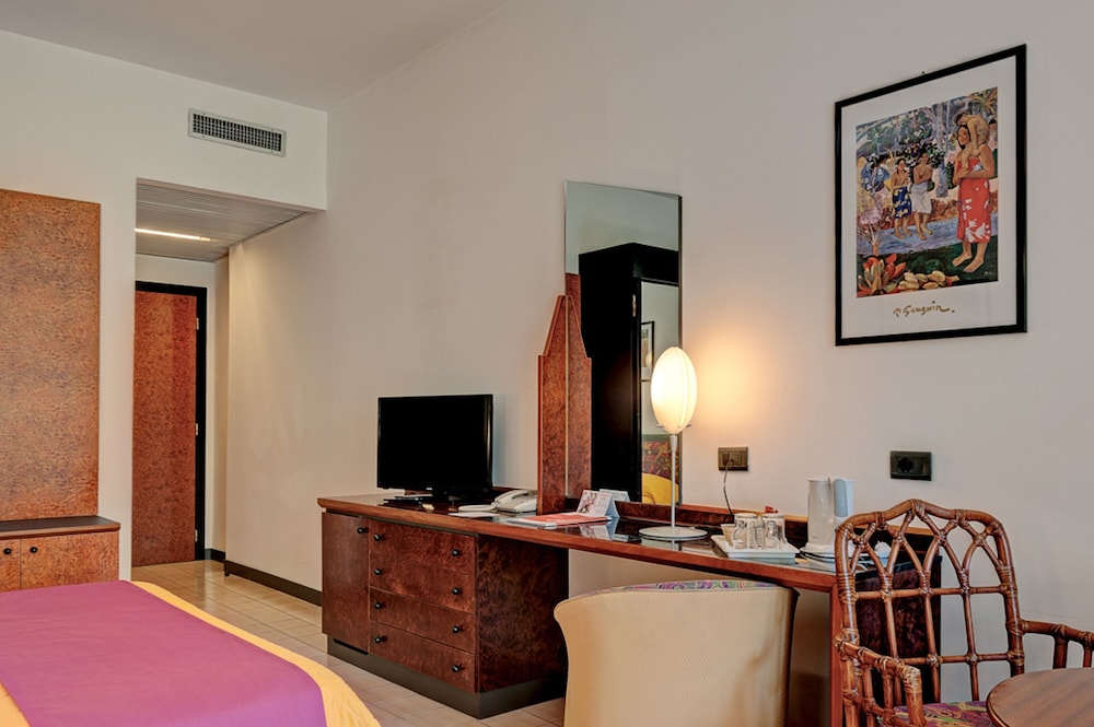 Hotel Olimpo Le Terrazze — Hotel rooms in Letojanni, Sicily