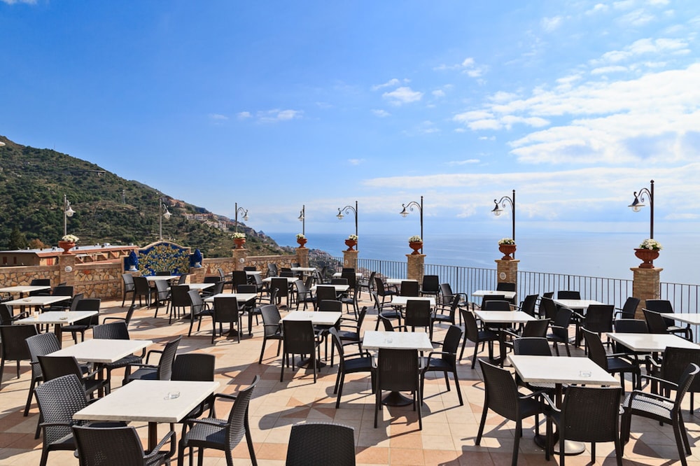Hotel Olimpo Le Terrazze — Restaurant & bars in Letojanni, Sicily