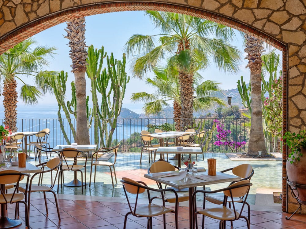 Hotel Olimpo Le Terrazze — Restaurant & bars in Letojanni, Sicily