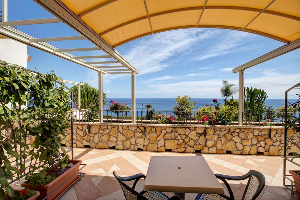 Hotel Olimpo Le Terrazze — Restaurant & bars in Letojanni, Sicily
