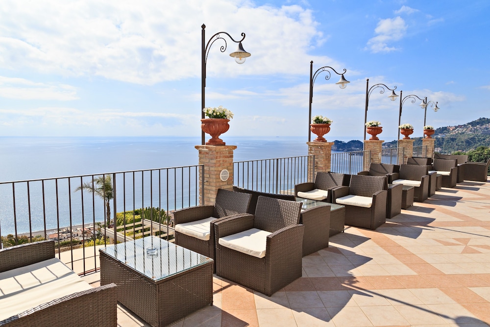 Hotel Olimpo Le Terrazze — Restaurant & bars in Letojanni, Sicily