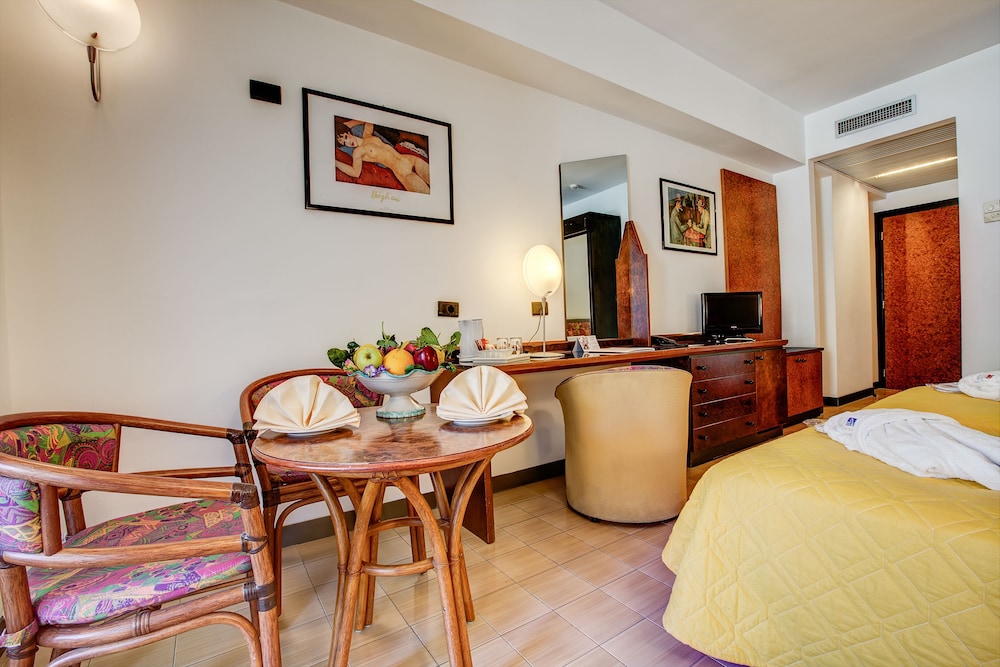 Hotel Olimpo Le Terrazze — Hotel rooms in Letojanni, Sicily