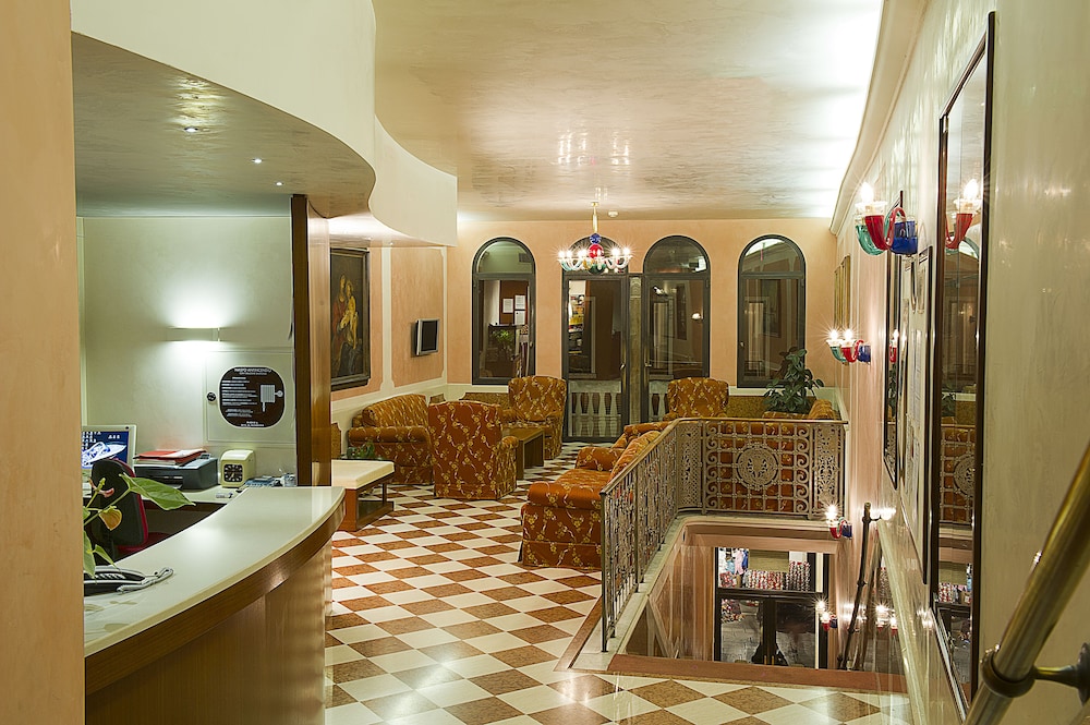 Hotel Nazionale — Hotel building in Venice, Veneto