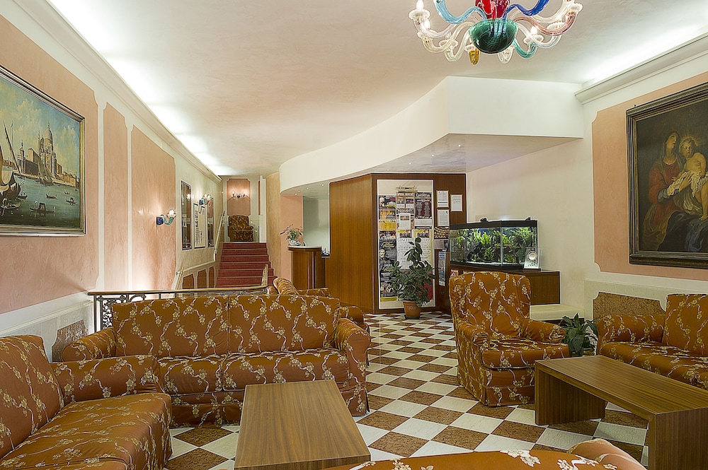 Hotel Nazionale — Hotel building in Venice, Veneto