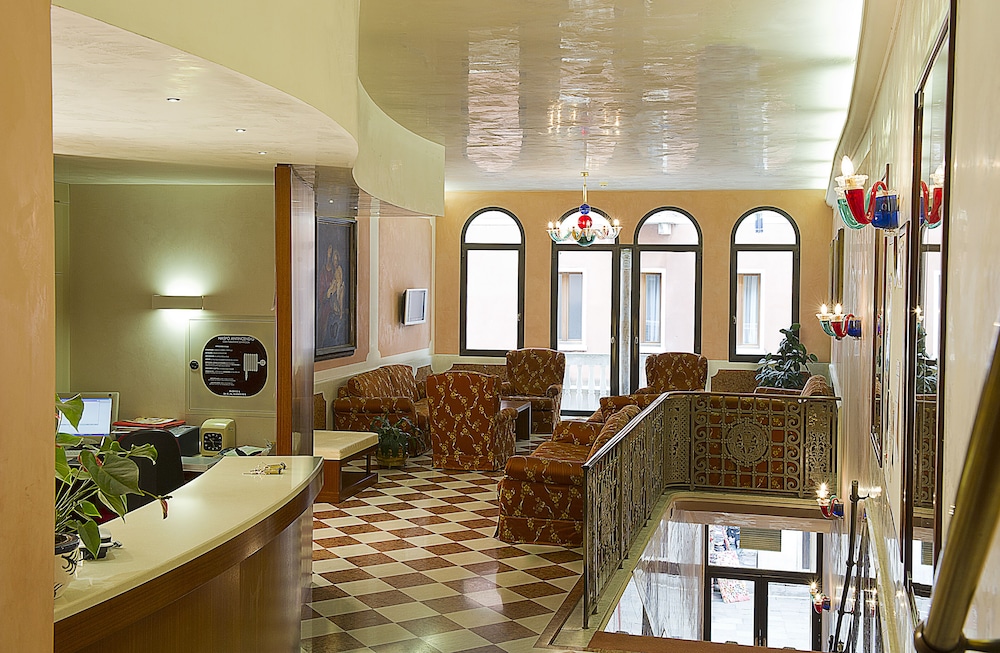 Hotel Nazionale — Hotel building in Venice, Veneto