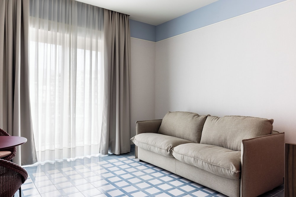 Hotel Plaza — Hotel rooms in Sorrento, Campania