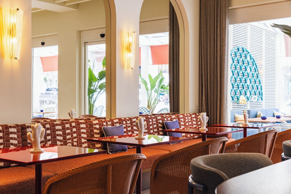 Hotel Plaza — Restaurant & bars in Sorrento, Campania