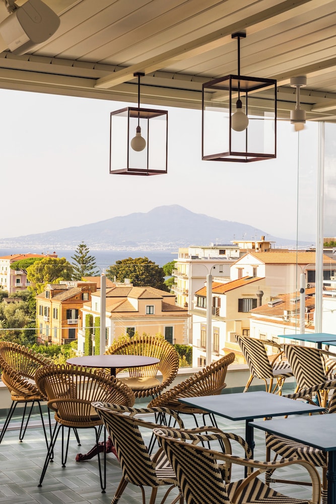 Hotel Plaza — Hotel rooms in Sorrento, Campania
