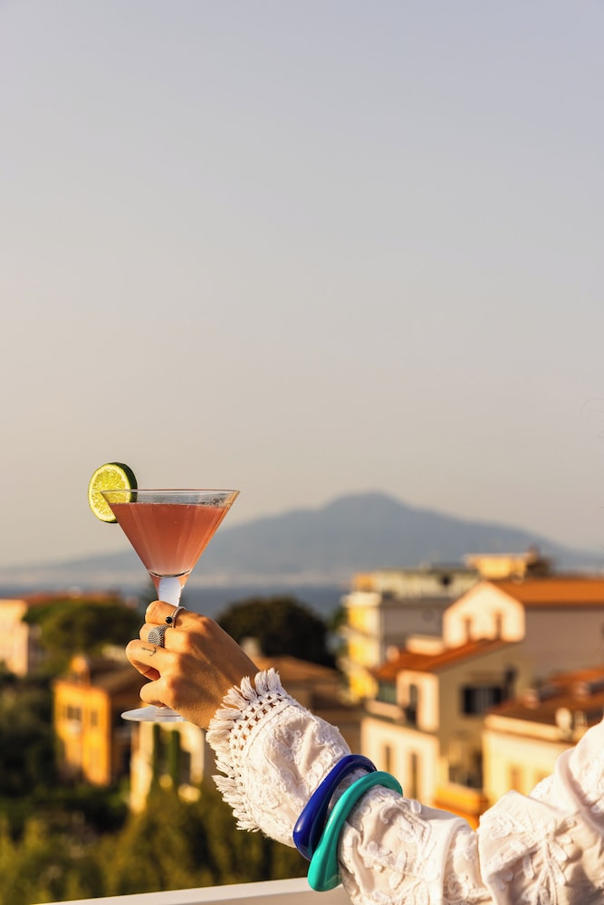 Hotel Plaza — Restaurant & bars in Sorrento, Campania