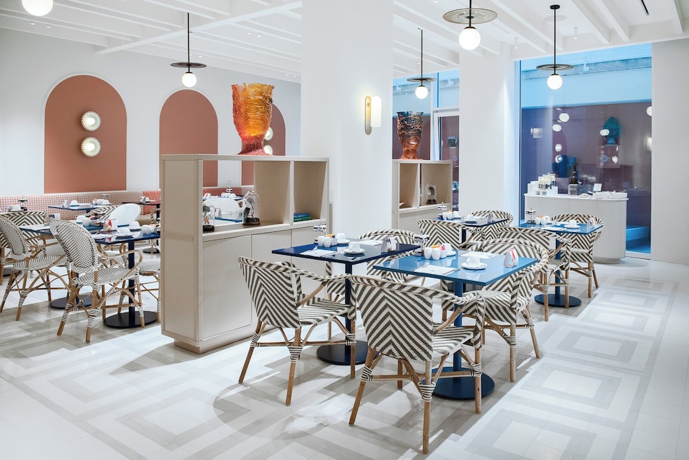 Hotel Plaza — Restaurant & bars in Sorrento, Campania